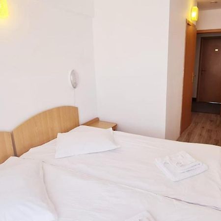 Hotel Victoria Ιάσιο Εξωτερικό φωτογραφία
